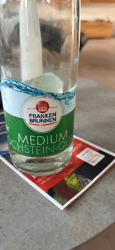 Franken Brunnen Medium Hochstein-Quel