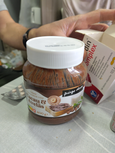 Pingo Doce Tablete de Chocolate de Leite com Avelãs Inteiras 200 g