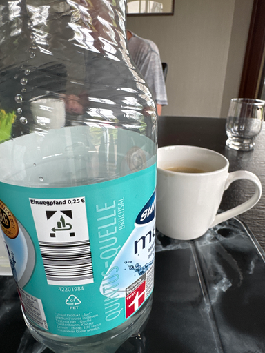 Q4 Mineral Quelle Classic Mineralwasser mit Sprudel