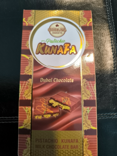 Pistachio Knafeh Chocolate Bar