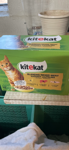 Kitekat Adult Dry Cat Food Tuna Flavour