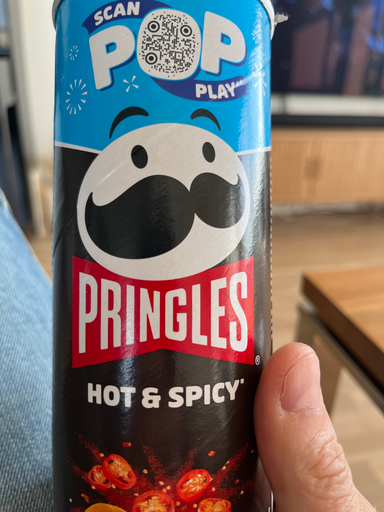 Pringles Hot & Spicy Potato Chips
