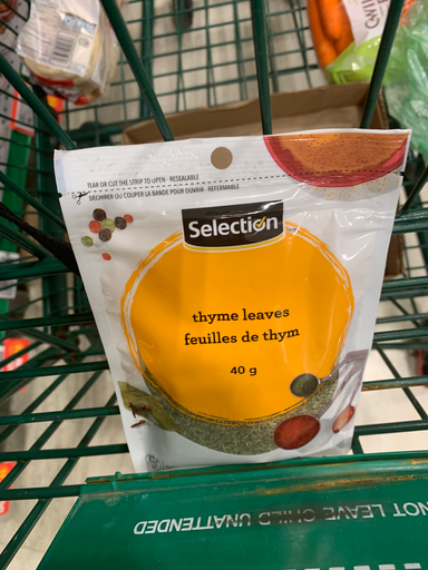 Selection thyme leaves