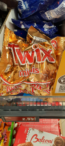 Twix Minis Caramel Cookie Bars