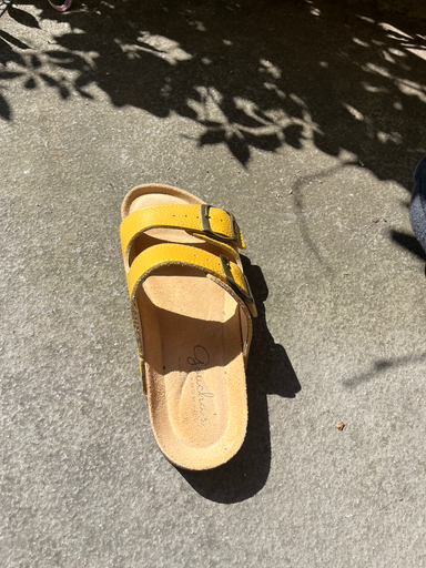 Chinelo Amarelo