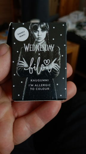 bilou x Wednesday I‘m Allergic to Colour Kaugummi