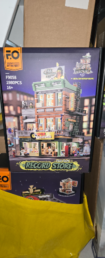 LEGO MOC Old Town Record Store