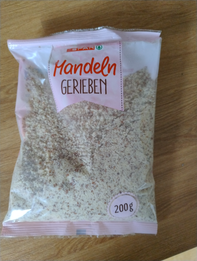 Jeden Tag Mandeln gerieben