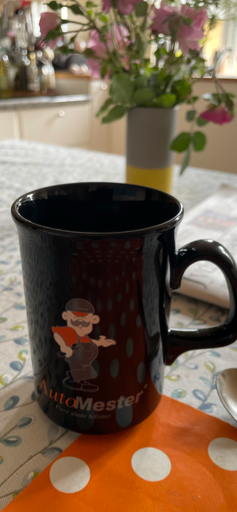 AutoStir™ Self-Stirring Mug
