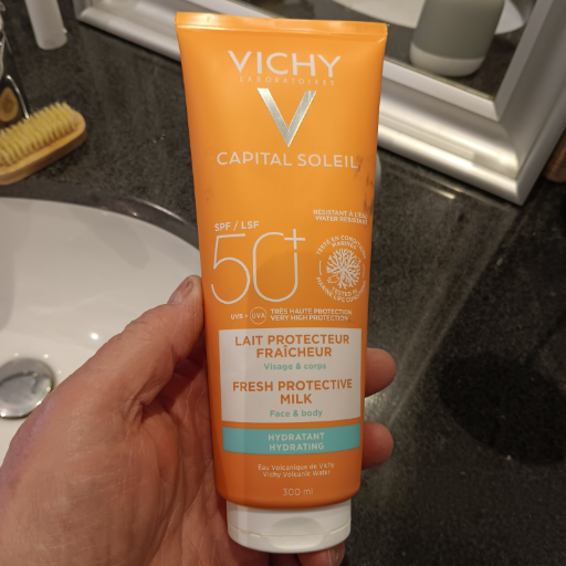 Vichy Capital Soleil Fresh Protective Milk