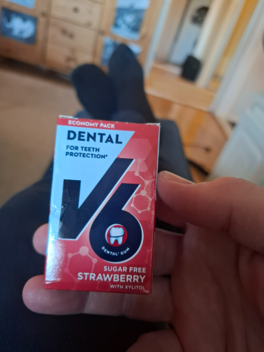 V6 Dental Care Strawberry Mint Chewing Gum