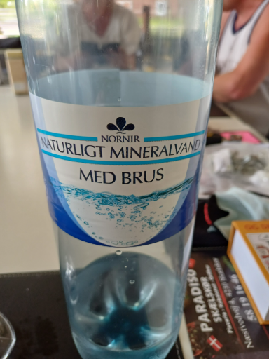 Nornir Naturligt Mineralvand Med Brus