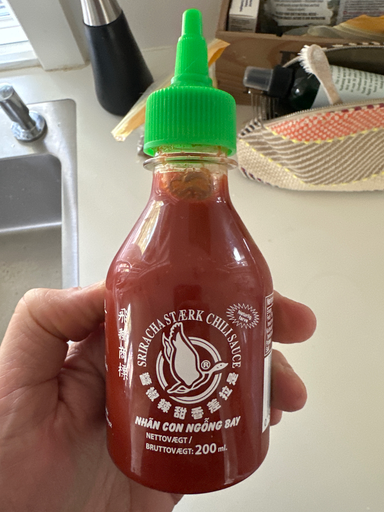 Huy Fong Sriracha Hot Chili Sauce