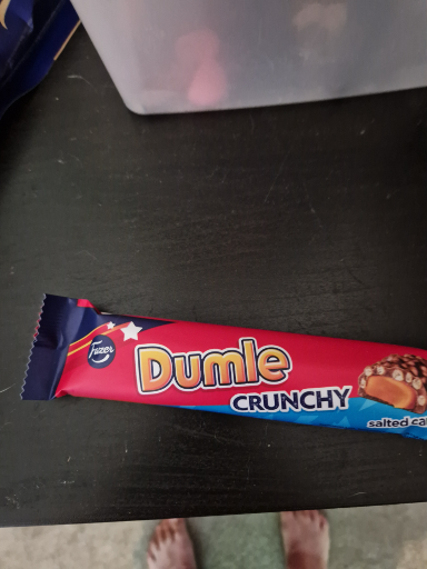 Dumle Crunchy Salted Caramel chocolate bar