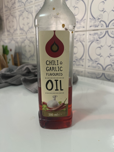 Chili and Garlic Flavoured Oil