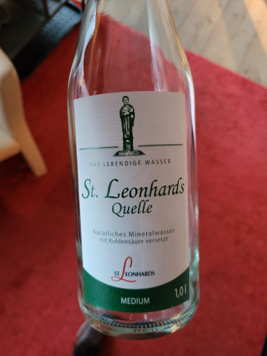 St. Leonhards Quelle Mineral Water