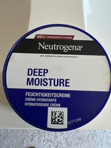 Neutrogena Deep Moisture Night Cream with Glycerin & Vitamin D3