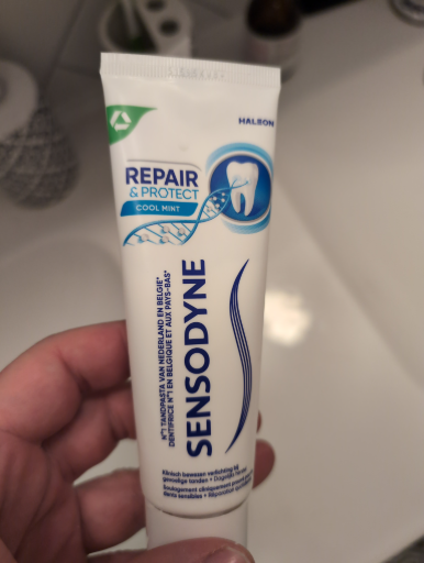 Sensodyne Repair & Protect Cool Mint