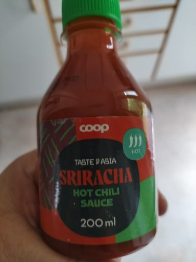 Coop Sriracha Hot Chili Sauce