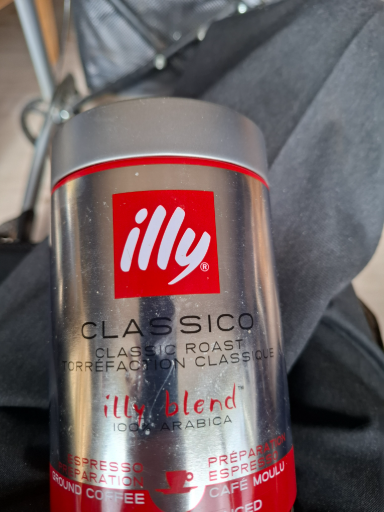 Illy Classico Medium Roast Whole Bean Coffee 500g