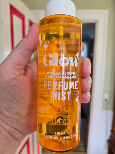 Glow Vanilla Almond & Salted Caramel Perfume Mist