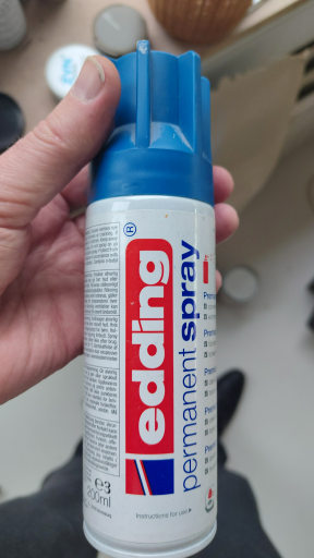 edding permanent spray