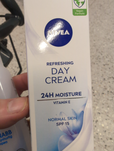 NIVEA Refreshing Day Cream