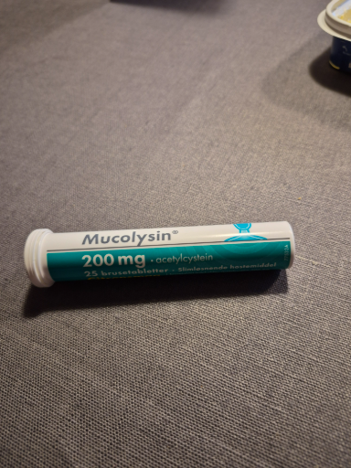 Mucolysin acetylcystein