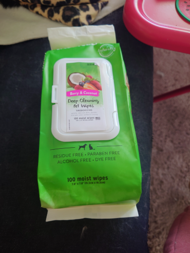 TropiClean Berry & Coconut Deep Cleaning Pet Wipes