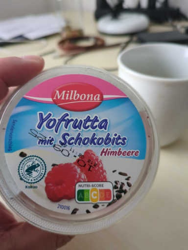 Milbona Yofrutta mit Schokobits Himbeere