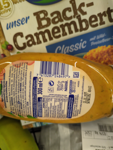 Coburger Back-Camembert with Cranberry Dip