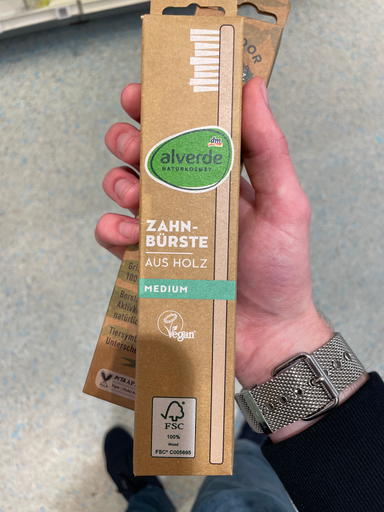 alverde Zahnbürste aus Holz