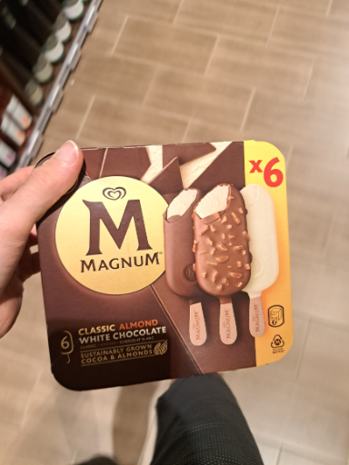 Magnum Classic Almond White Chocolate