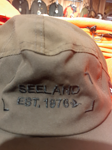Seeland hunting clothing