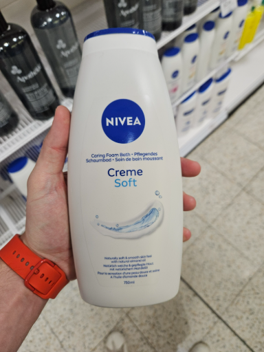 NIVEA Creme Soft Caring Foam Bath