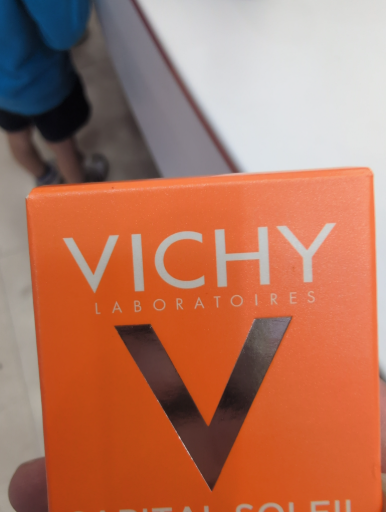 Vichy Laboratoires Capital Soleil UV-AGE DAILY Tinted SPF 50+ Water Fluid