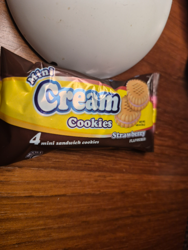 Bourbon Petit Strawberry Cream Cookies