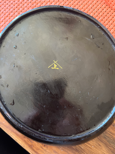 Bandeja de laca japonesa con símbolo