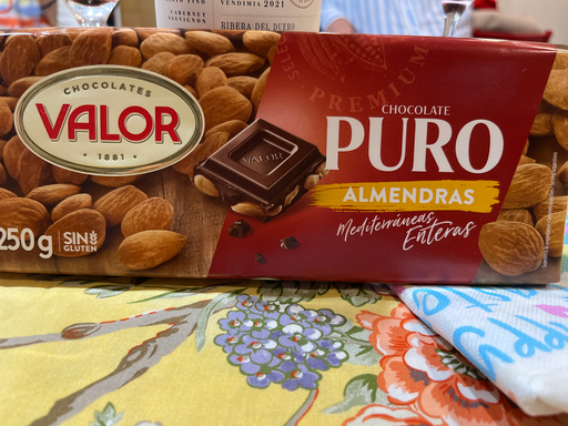 Chocolate Puro con Almendras Mediterráneas