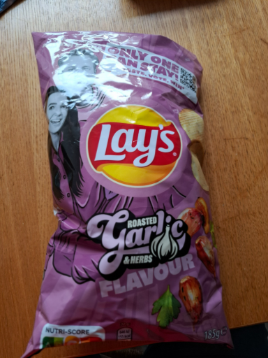 Lay's Roasted Garlic & Herbs Flavoured Crisps
