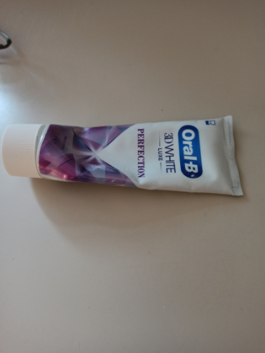 Oral-B 3D White Toothpaste