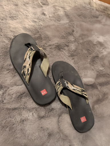 Quiksilver flip flops