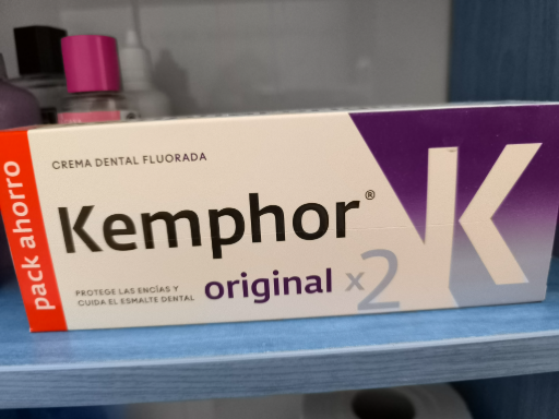 Kemphor crema dental