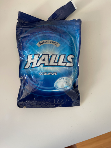 Halls Coolwave Menthol and Eucalyptus Sweets