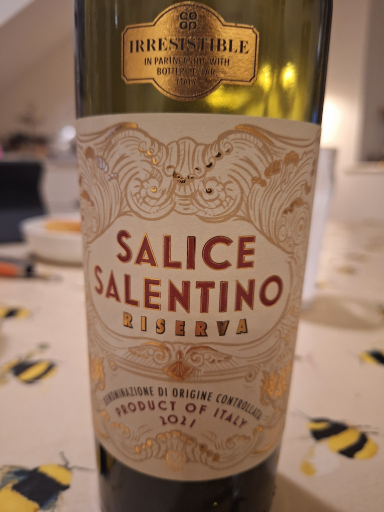 Salice Salentino Riserva wine