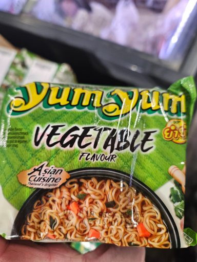 Yum Yum Vegetable Flavour Instant Noodles