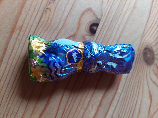 HERSHEY'S KISSES Dark Blue Foil Milk Chocolate Candy