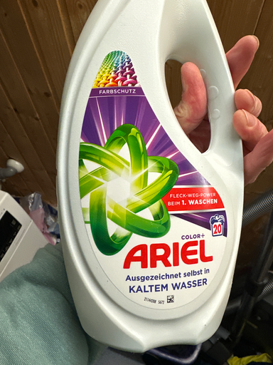 Ariel Color+