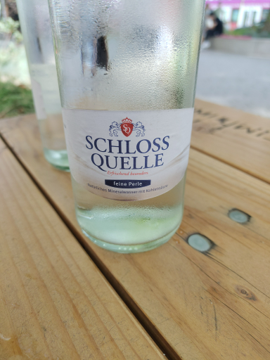 Schloss Quelle Mineralwasser