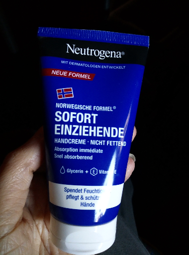 Neutrogena Sofort einziehende Handcreme